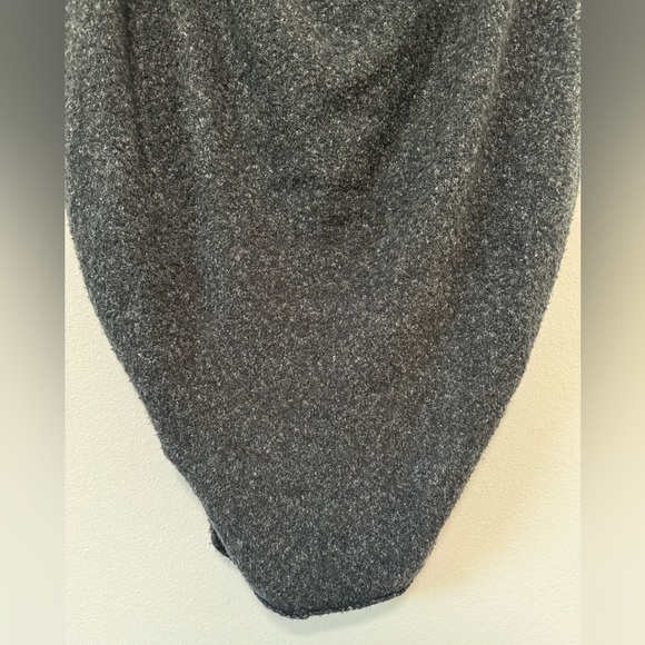 Max Azria Heather Grey Wool Blend Sleeveless Slouchy Shrug Sweater Size XS/S - Picture 12 of 14